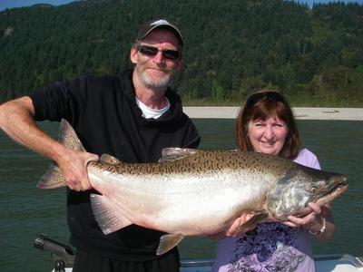 Fall Chinooks have girth! This 35 lb fish was caught a few days before