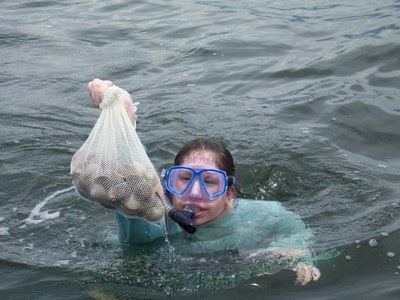 Jessica with a nice bag of scallops.