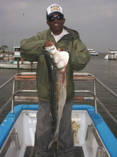 Sal Abudunafi, Passsaic, N.J. Second Place 35inches 21 1/2 pounds.